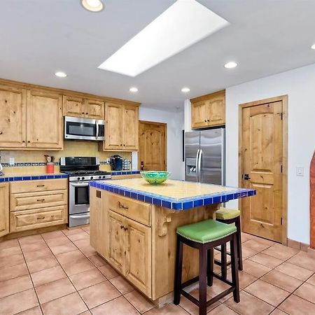 Great Group Retreat! Hacienda Decor, Spacious Floor Plan, Private Backyard Карлсбад Экстерьер фото