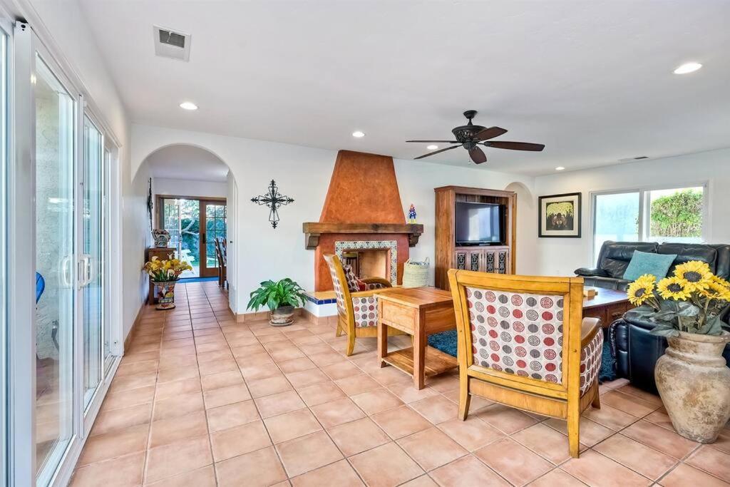 Great Group Retreat! Hacienda Decor, Spacious Floor Plan, Private Backyard Карлсбад Экстерьер фото